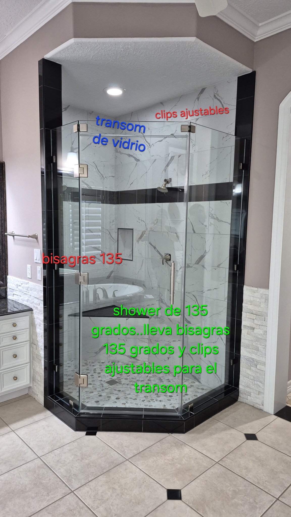 135-degree shower: 135 hinges and adjustable clips for the glass transom
