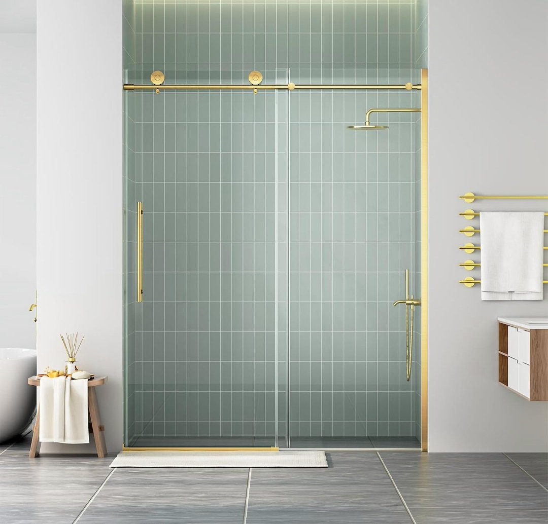 Glas Plus soft-close sliding system reference: gold track and hardware of the soft-close mechanism